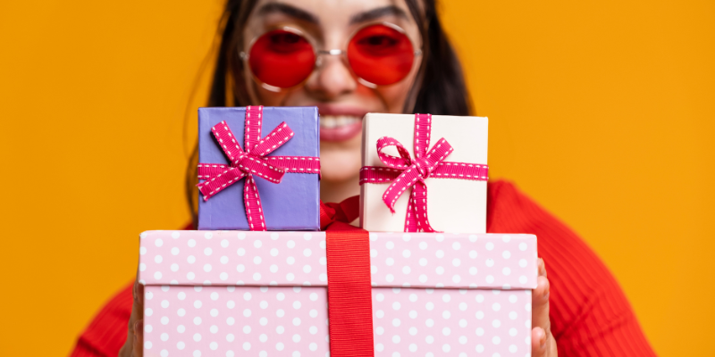 A Complete Guide To Corporate Gifting (With Examples)